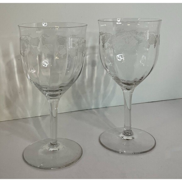 Vintage Grape Etch Wine Glass Goblet (s) LOT OF 2 Vine Leaf Optic Crystal - Picture 3 of 8